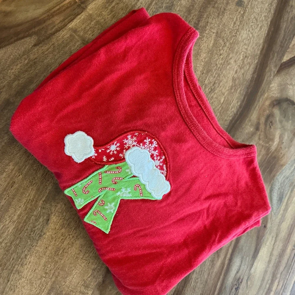 Kellys Kids Long Sleeve Christmas Santa Hat‎ Initial 
